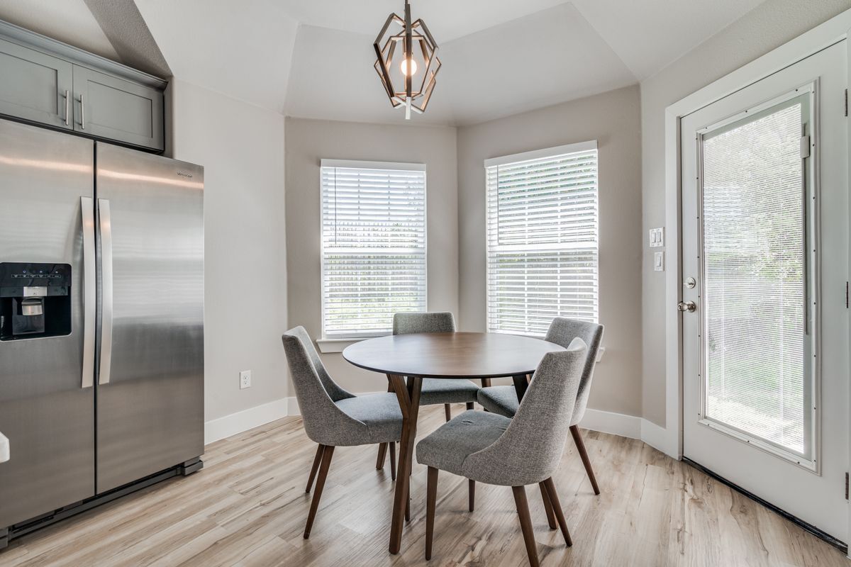 Building Photo - 2845 Oakdale St