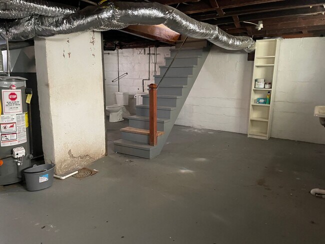 Building Photo - 149 Beram Ave
