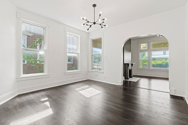 Building Photo - 914/916 Lake Ave