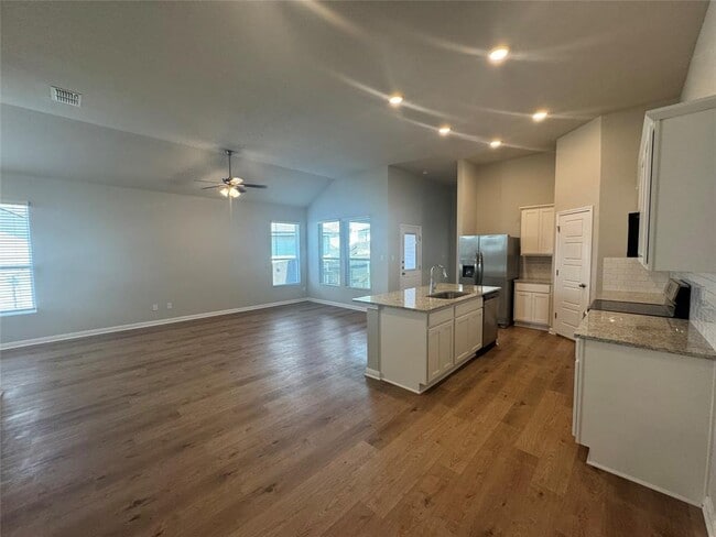 Building Photo - 184 Schrader Dr