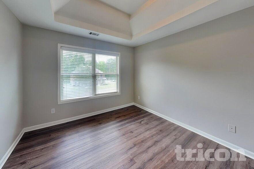 Building Photo - 1571 English Manor Cir