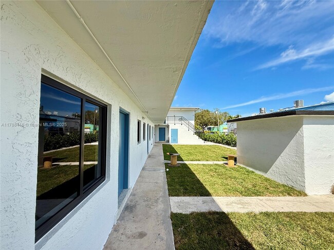 Building Photo - 180 NE 57th St