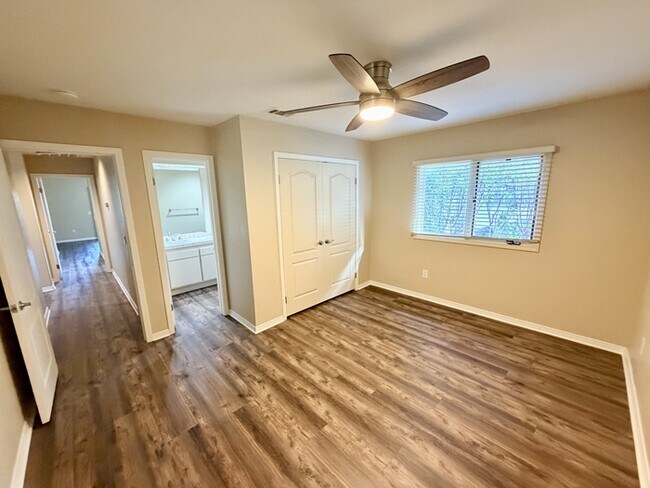 Building Photo - 38441 Oaktree Loop