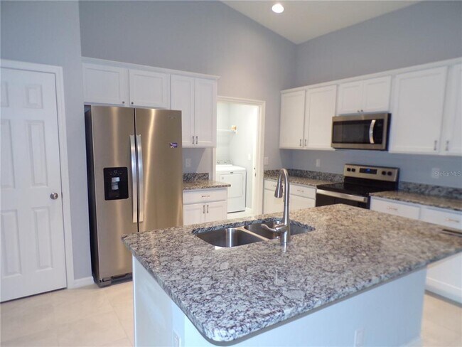 Building Photo - 25583 Deep Creek Blvd