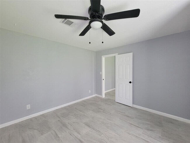 Building Photo - 5103 Karu Dr