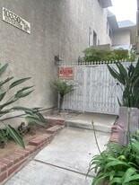 Building Photo - 10330 Riverside Dr