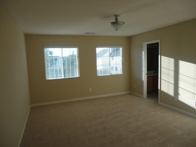 Building Photo - 830 Stockport Way