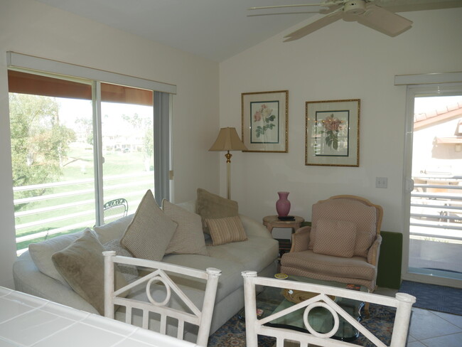 Building Photo - 78435 Magenta Dr