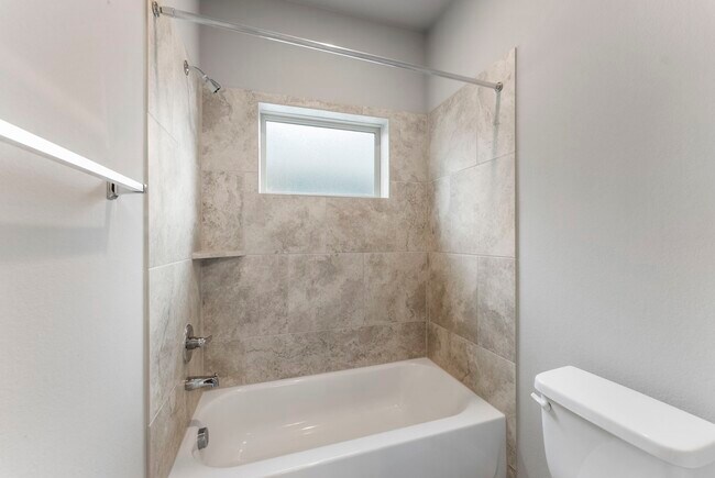 Building Photo - 156 Buckeye Dr