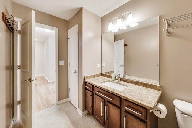 Building Photo - 2366 N Moseley Ct