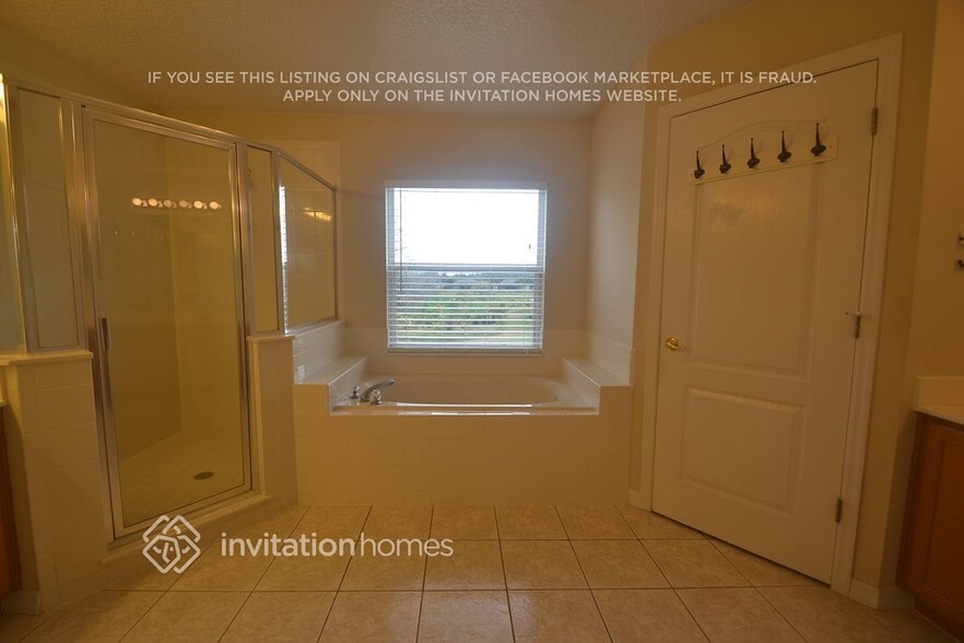 Building Photo - 2640 Grove View Dr