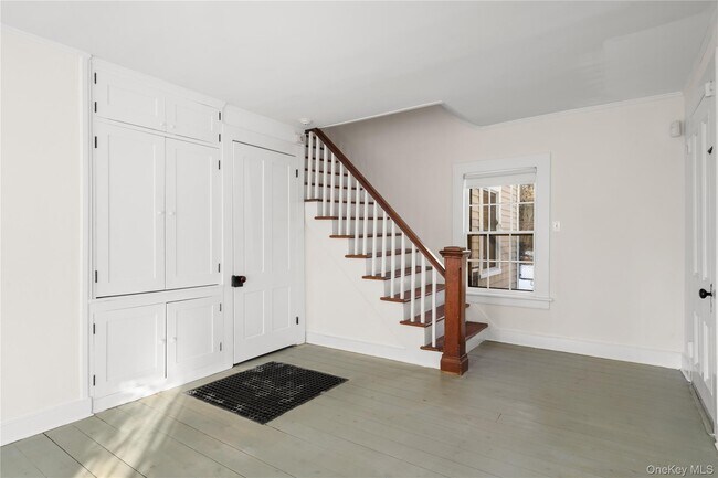 Building Photo - 127 NY-100