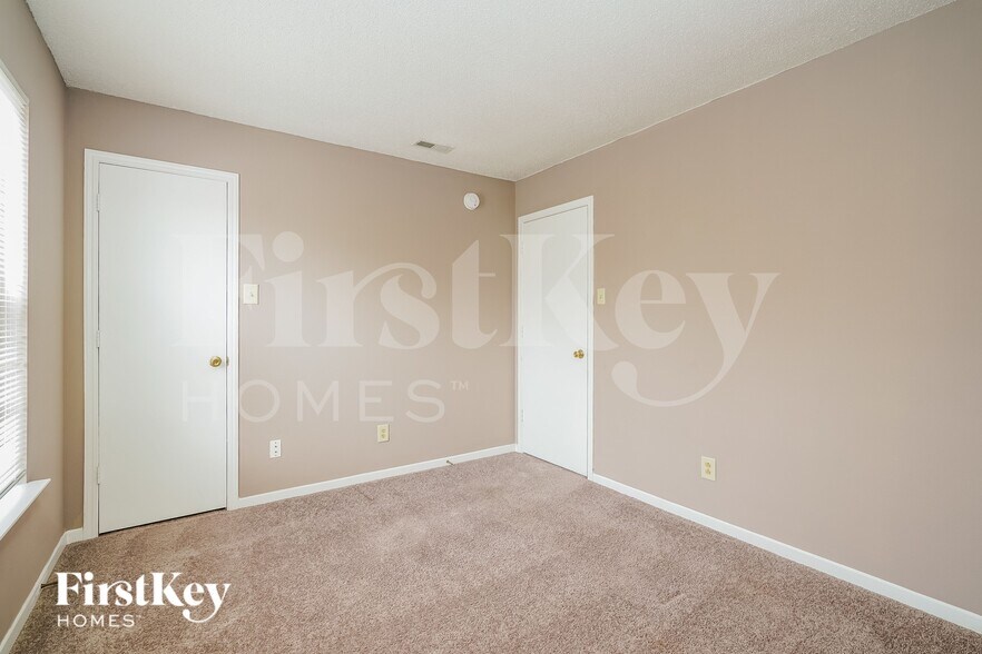 Building Photo - 2925 Redland Ln