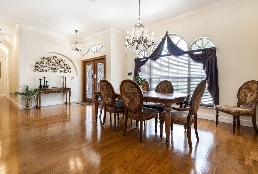 Building Photo - 842 Miramar Ct