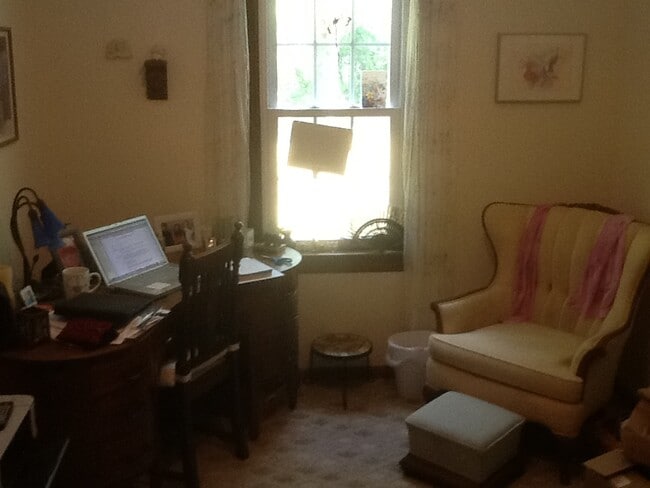 Building Photo - 303 Mac Murdo St