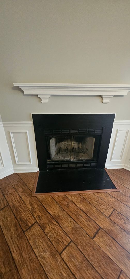 Building Photo - Stop Looking, Start Living!! Apply today