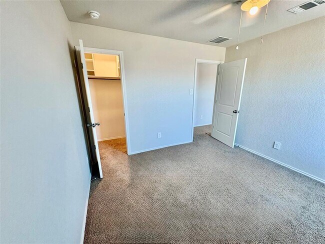 Building Photo - 127 Snapdragon Ln