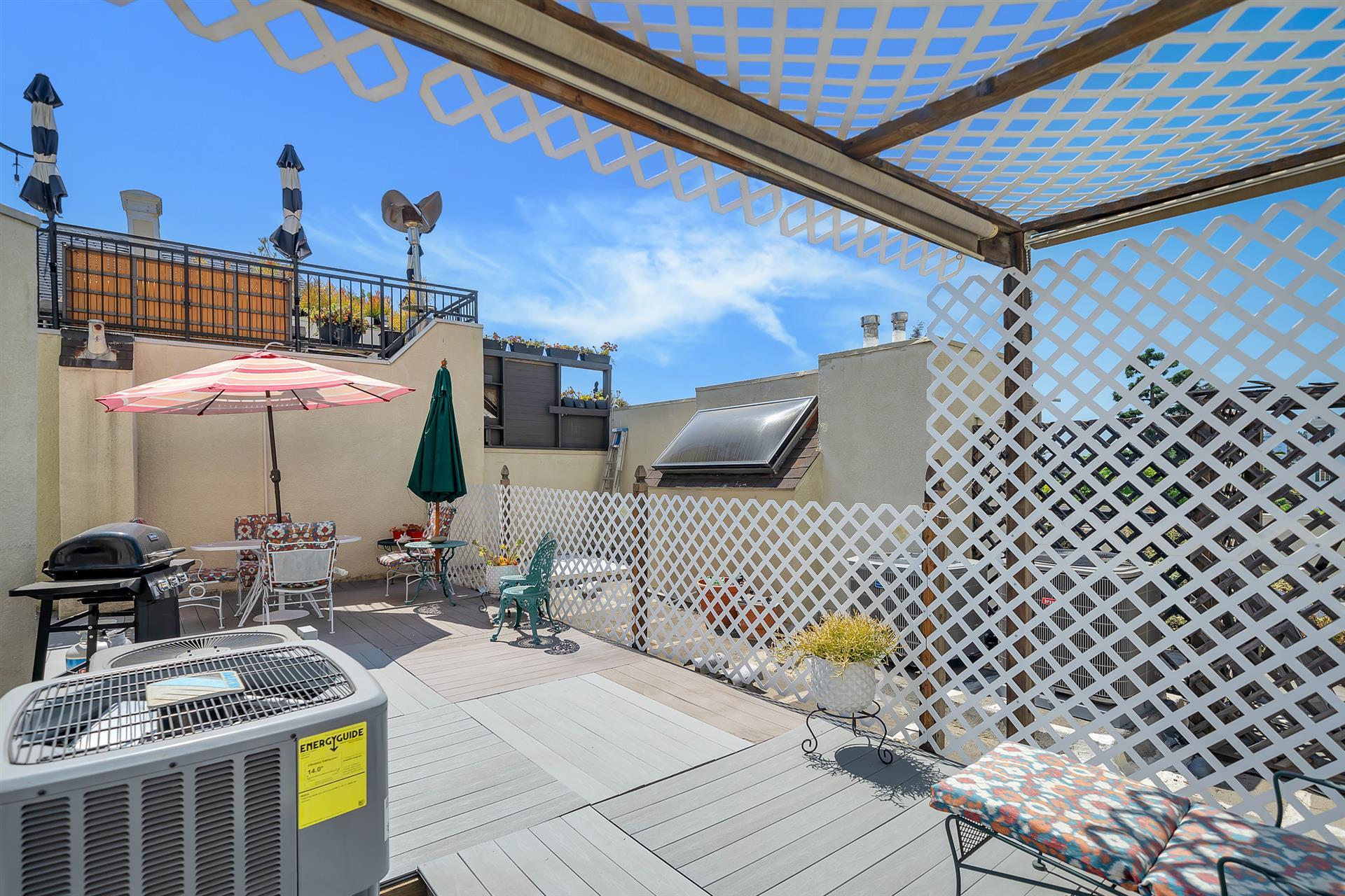 Building Photo - 1412 N Crescent Heights Blvd