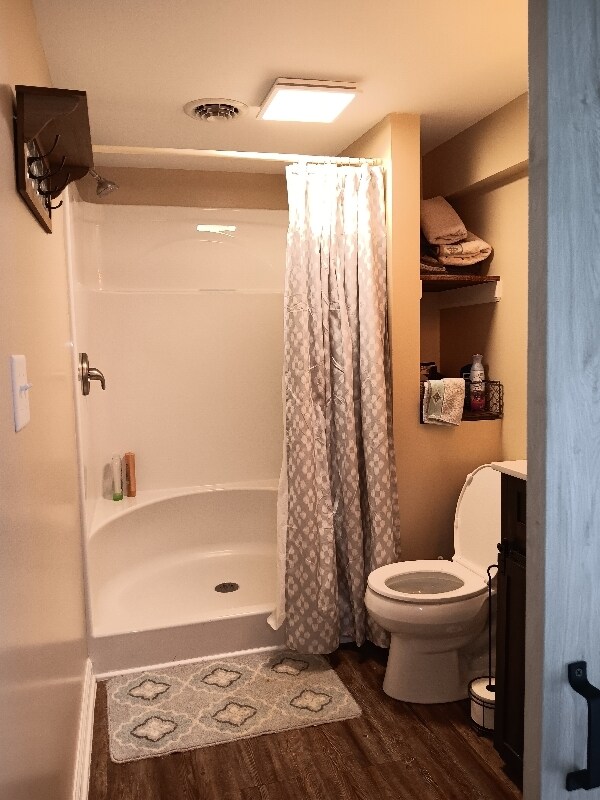 Building Photo - 5824 Pine Lake Dr