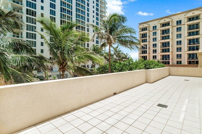 Building Photo - 3800 N Ocean Dr