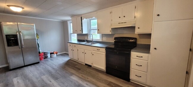 Building Photo - 3 bedroom 1 bathroom home in Brownstown/Leola