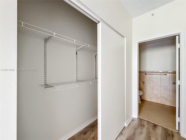 Building Photo - 6968 SW 39th St