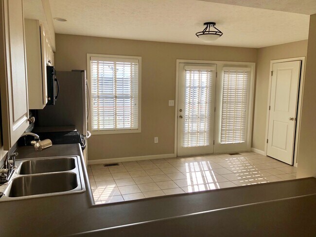 Building Photo - 2 Bdrm Avail July 2026;  $1,800 monthly