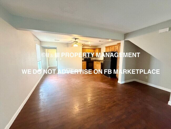 Building Photo - 921 SW Peach Tree Ln