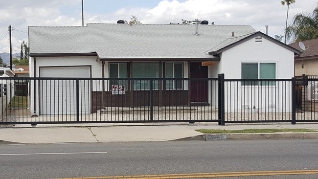 Gated Home - 20021 Vanowen St