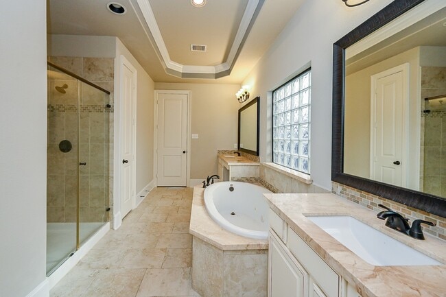Building Photo - 30154 Southern Sky Dr