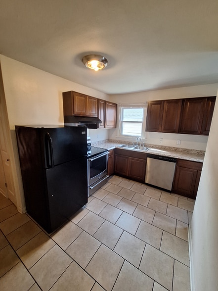 Building Photo - 738 Arabella St