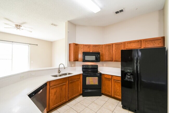 Building Photo - 10332 Marsh Hawk Dr