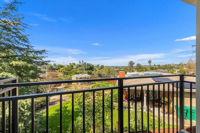 Building Photo - Brand new!