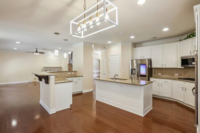Building Photo - 1641 Danbury Parc Pl