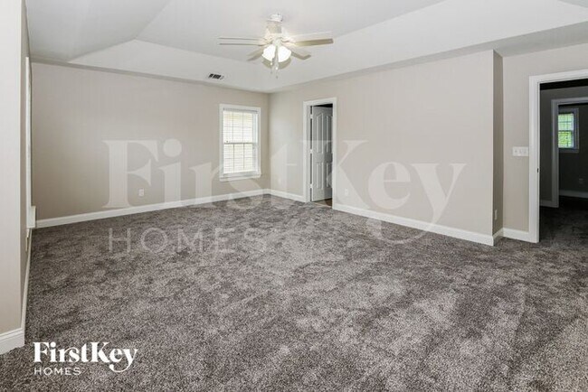 Building Photo - 123 Farmers Folly Dr