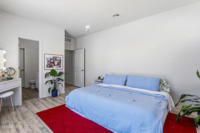 Building Photo - 14941 Tierra Coruna Ave