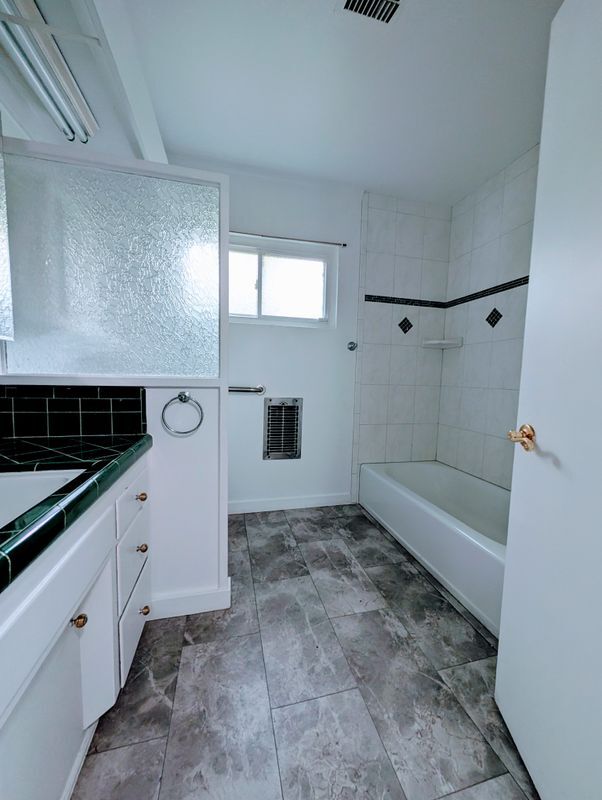 Building Photo - 1308 Claremont Pl