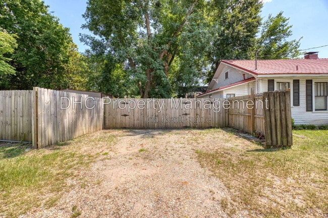 Building Photo - 3120 Pierpont Ave