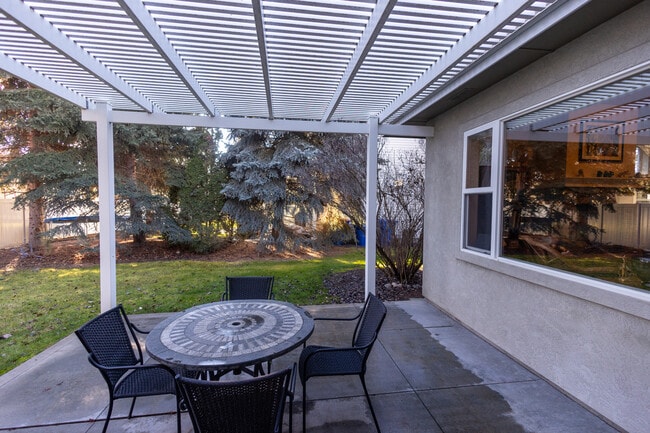 Building Photo - 2412 S Marypost Ave