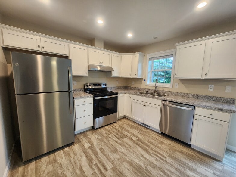 Building Photo - 50 Nicholas Ln