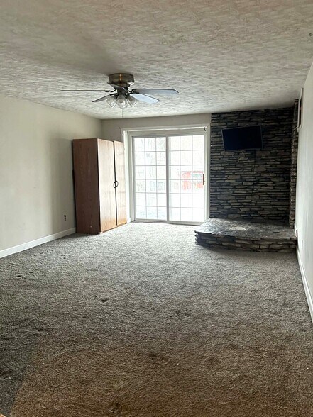 Building Photo - 1820 Perry Crossing Rd