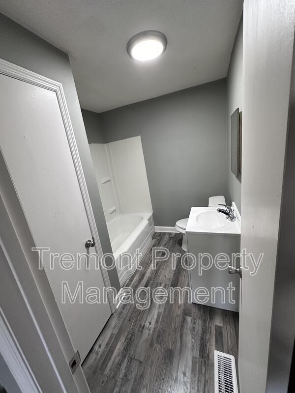 Building Photo - 4008 Lightfoot Mill Rd
