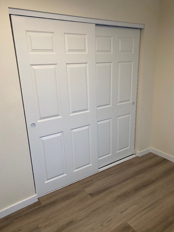 Building Photo - 334 Wells Ave S