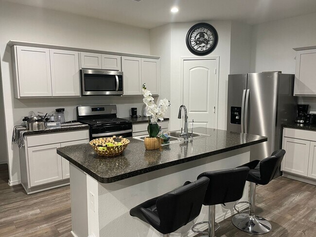 Building Photo - 24443 Springfield Valley Dr