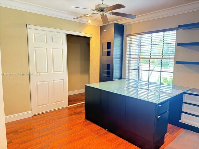 Building Photo - 807 Heritage Dr