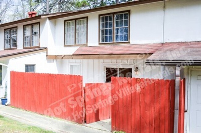 Building Photo - 120 Emperado Way