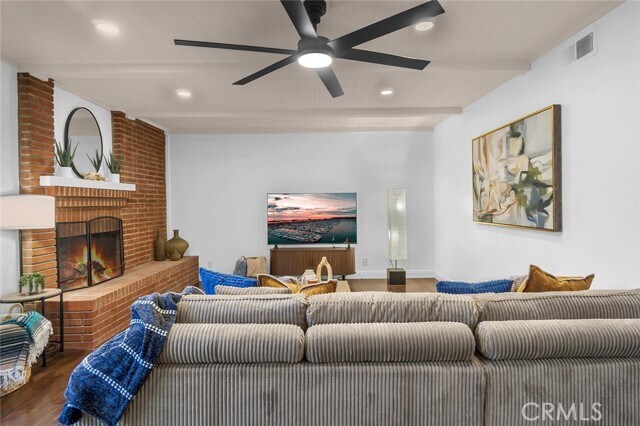 Building Photo - 25151 Via Playa