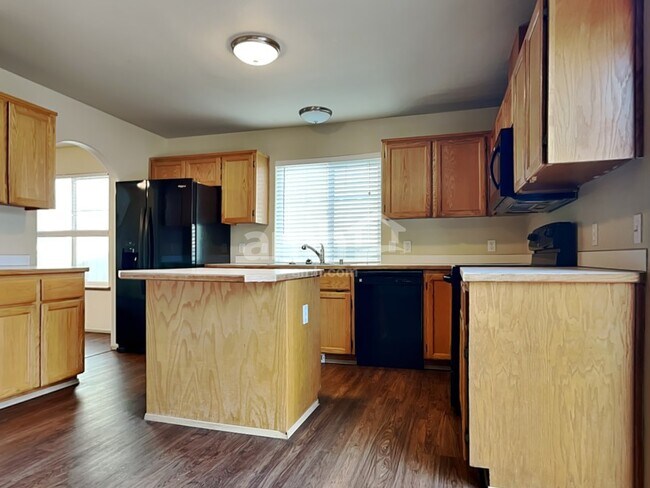 Building Photo - 7815 205th St E