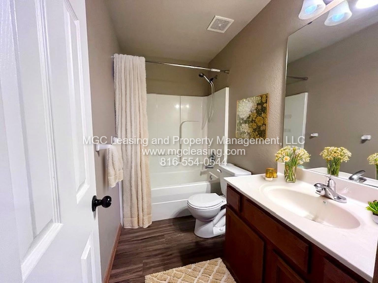 Building Photo - 123 SW Rock Garden Ln