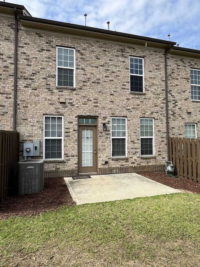 Building Photo - 3 Bedroom. 2.5 Bath Townhome near Concord ...